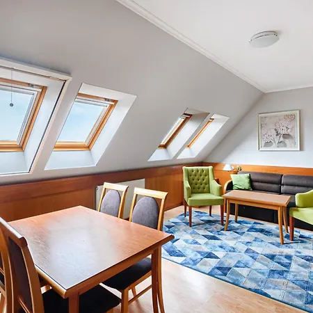 Club Ξενοδοχείο 3*