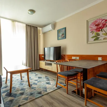 Club Hotel 3*