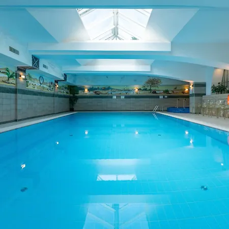Club Hotel 3*
