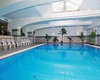 Club Hotel