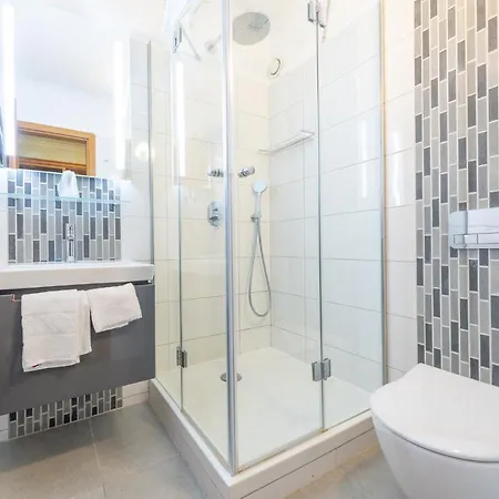 Club Ξενοδοχείο 3*