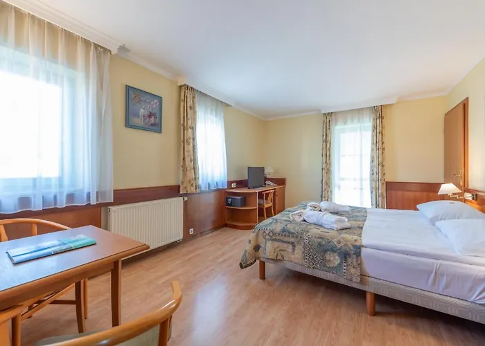 Club Hotell 3*